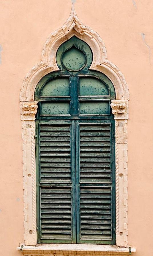 Un Punto Al Cuore A Verona Exterior foto